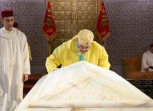 أمير المؤمنين صاحب الجلالة الملك محمد السادس يترحم على روح جلالة المغفور له الملك محمد الخامس